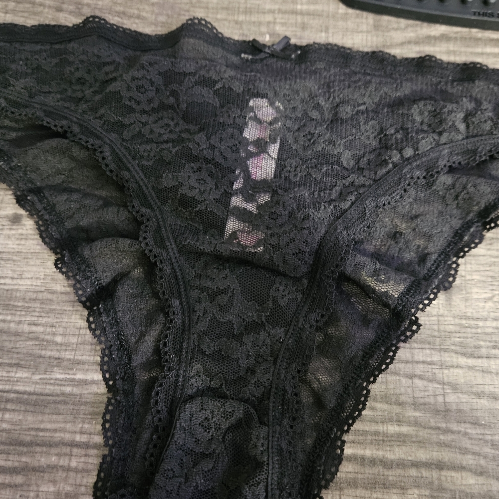 Chic Black Lace Women's Panties